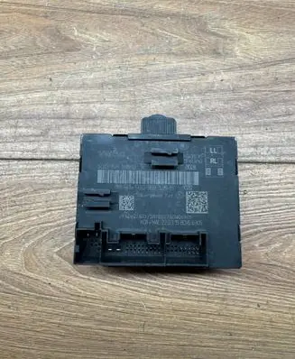 Audi A3 S3 A3 Sportback 8P Door control unit/module 5Q0959595D