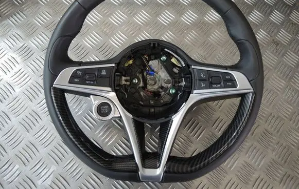 Alfa Romeo Giulia Steering wheel