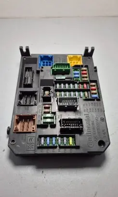 Peugeot 508 RXH Fuse module 9664992380 S180121005H BSIQ0500