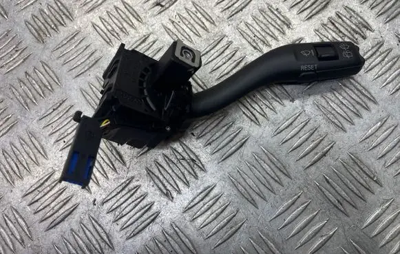 Audi A3 S3 A3 Sportback 8P Wiper control stalk 8P0953519A 01203610