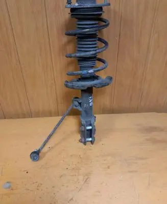 Hyundai i40 Front shock absorber/damper 546513Z230