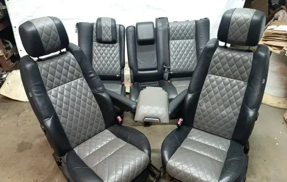 Seat set
