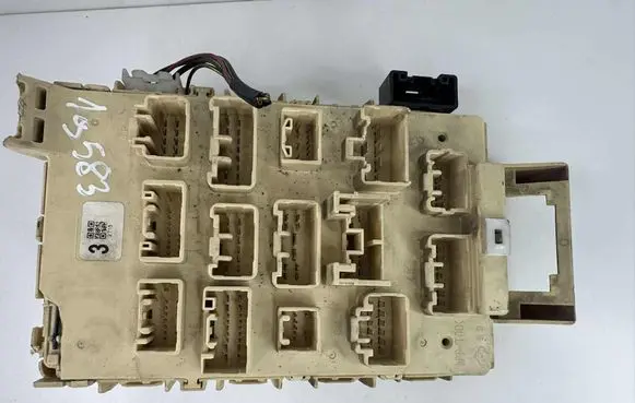 Toyota Yaris Fuse module
