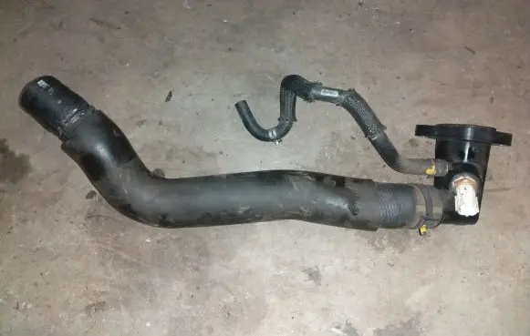 Mazda CX-3 Engine coolant pipe/hose