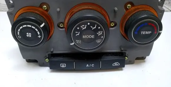 KIA Carens II Climate control unit 0612211527