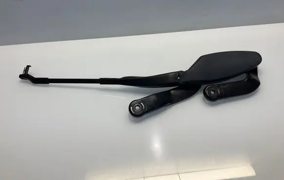 Mercedes-Benz E W211 Front wiper blade arm A2118200444 2118200444