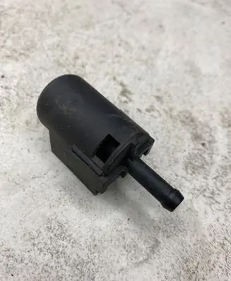 Nissan Pathfinder R51 Vacuum valve 