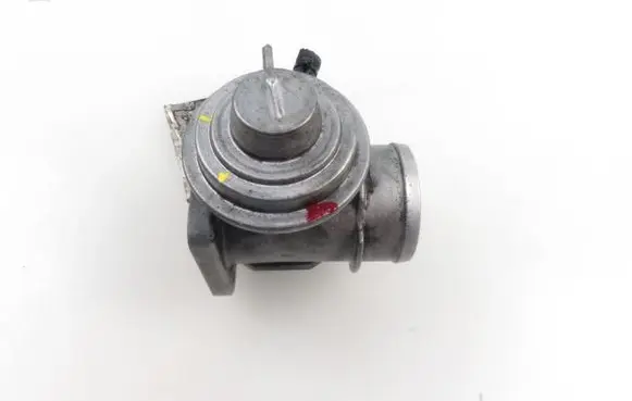 BMW 5 E39 EGR valve 2248139