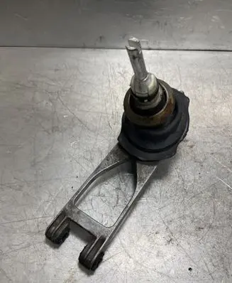 BMW 1 E81 E87 Gear shifter/selector 22603307