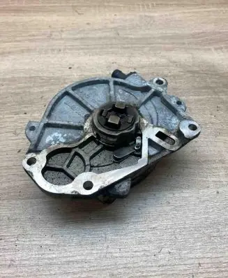 Volkswagen Golf VI Vacuum pump 03L145100B 9140300060