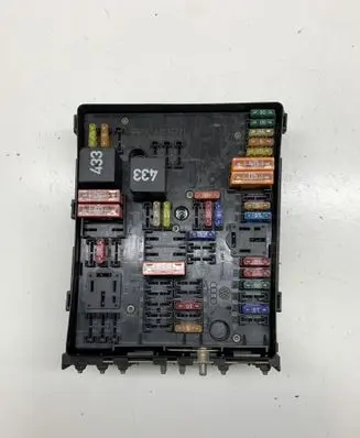 Volkswagen Touran I Fuse module 1K0937124K