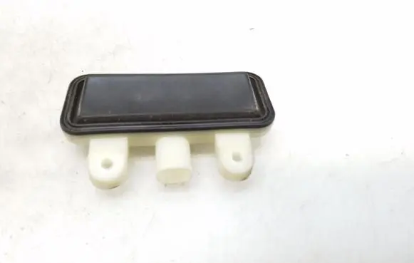 Mercedes-Benz E W212 Tailgate opening switch 2218702410