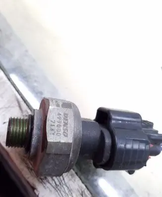 Toyota Avensis T250 Air conditioning (A/C) pressure sensor 4990007141