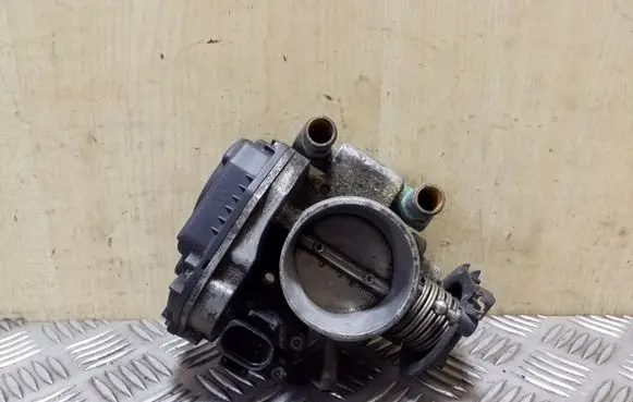 Audi A4 S4 B5 8D Throttle valve