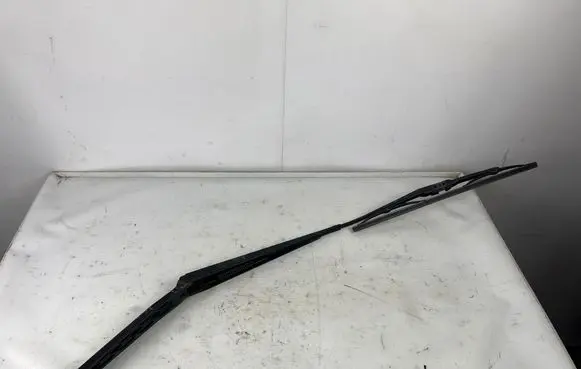 Subaru Impreza III Front wiper blade arm 7534nwb