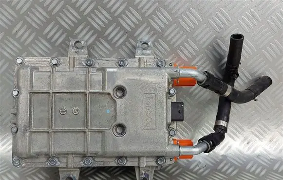 Ford Kuga III Battery control module LX6810C785AG