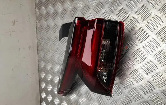 Nissan Qashqai J12 Rear/tail lights KOITO2208D02F