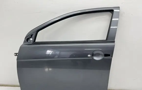 Mitsubishi Lancer VIII Front door MMAUTKO20389