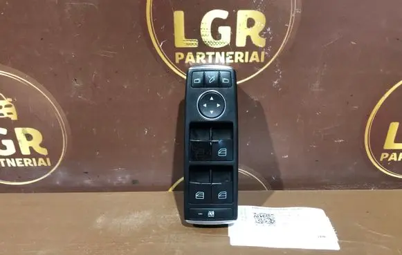 Mercedes-Benz C W204 Electric window control switch A2049055402