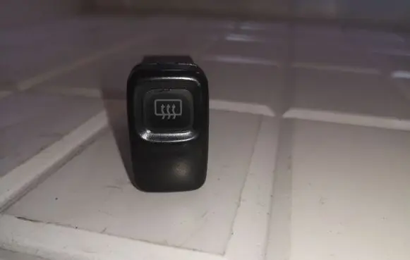 Mazda 626 Windscreen/window heater switch 4Y17