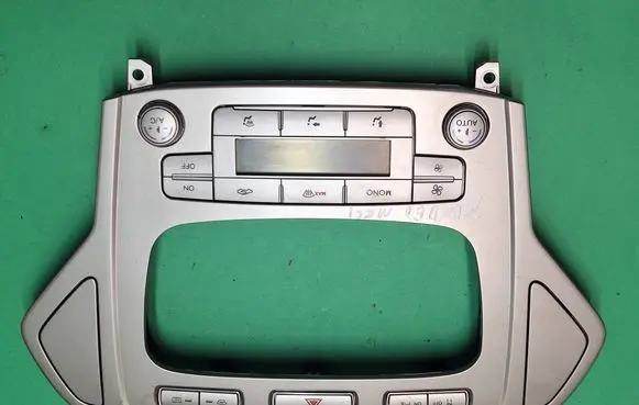 Ford Mondeo MK IV Climate control unit 7S7T18C612AF W8GB17672