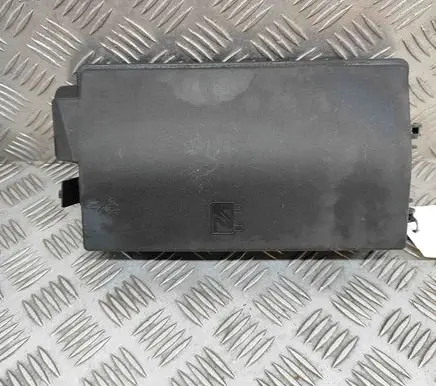 Chevrolet Camaro Fuse box cover 22911571
