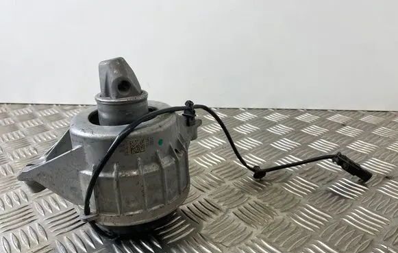 Mercedes-Benz GLE W167 Engine mount bracket A1672407300