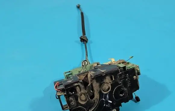 Volkswagen Golf IV Front door lock IMPRK1616435