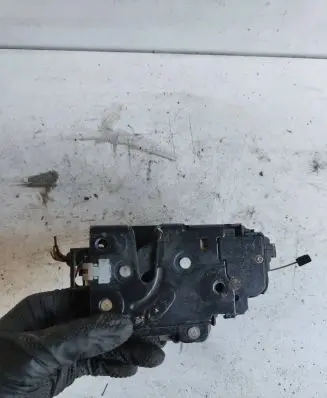 Skoda Octavia Mk2 (1Z) Front door lock