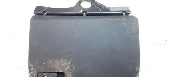 Glove box