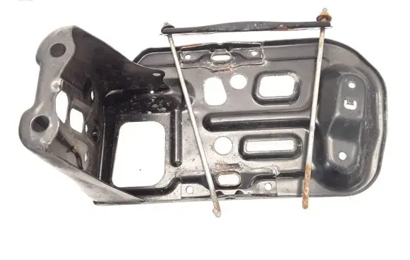 Toyota RAV 4 (XA20) Battery tray 