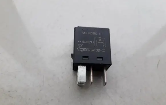 Mitsubishi Space Star Other relay mb953382 mb9533821i