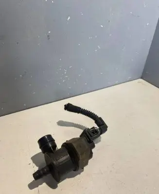 Opel Astra H Vacuum valve 13110331