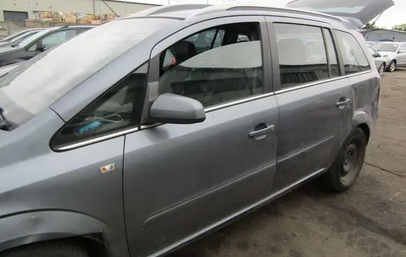 Opel Zafira B Front door 