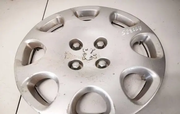 Peugeot 307 R15 wheel hub/cap/trim 9637540880