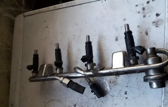 Audi A4 S4 B7 8E 8H Fuel injectors set 