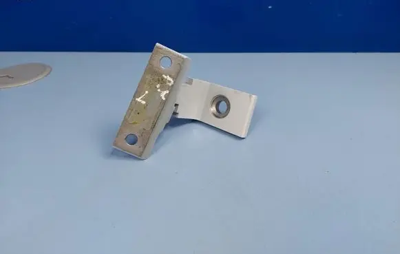BMW X5 F15 Front door lower hinge 7304993