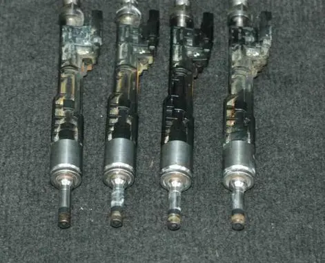 BMW M4 F82 F83 Fuel injectors set 7639994 0261500172