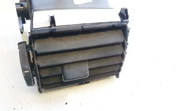 Toyota Avensis T270 Dashboard side air vent grill/cover trim 9880