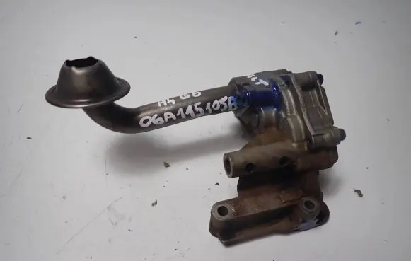 Audi A4 S4 B6 8E 8H Oil pump 06A115105B