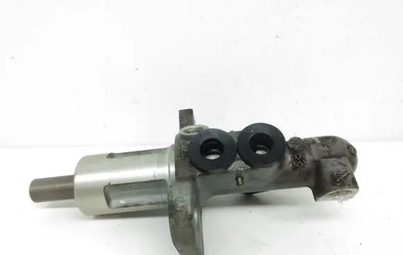 Volkswagen Touran I Master brake cylinder 231WJT8
