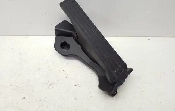 Volkswagen Tiguan Accelerator throttle pedal 1K1723503AT 6510100301