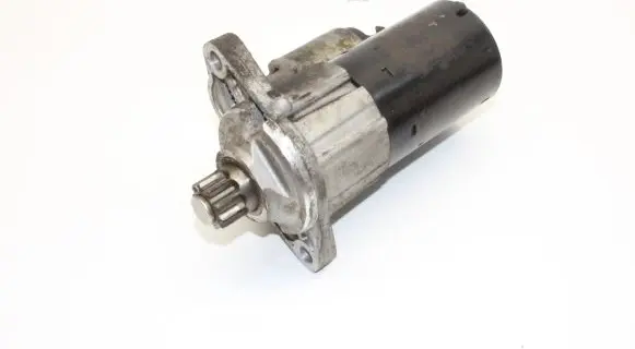 Volkswagen Scirocco Starter motor 02E911023J