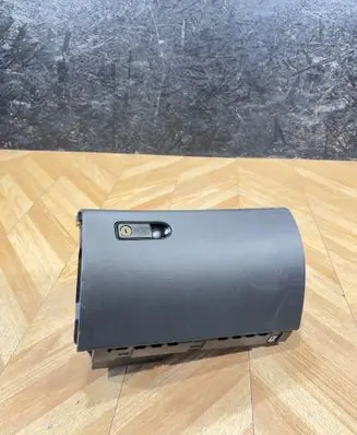 Mercedes-Benz C W205 Glove box A2056800091 0502T09T02