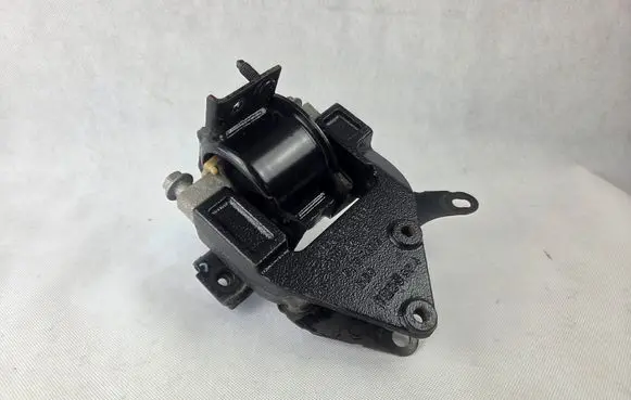 Skoda Rapid (NH) Engine mount bracket 6RF199555J