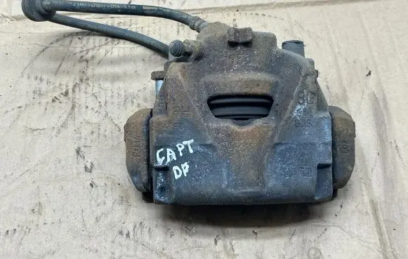 Renault Captur Front brake caliper