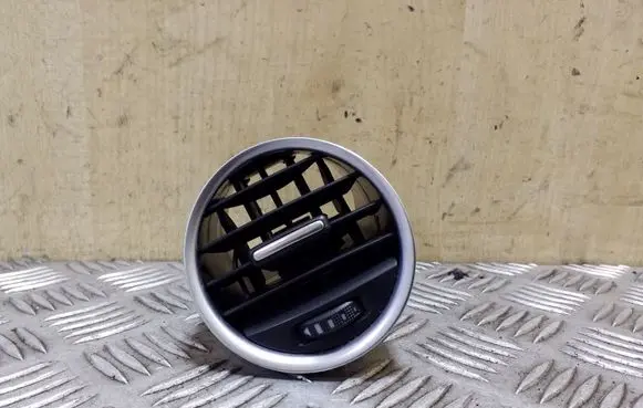 Seat Exeo (3R) Dashboard side air vent grill/cover trim 3R0820902