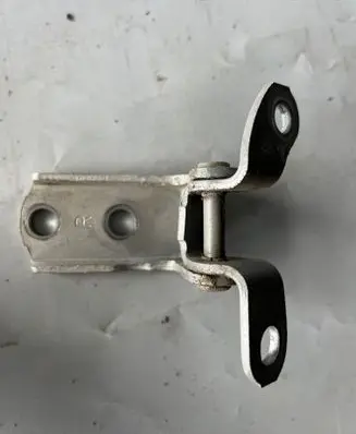 Toyota Prius (NHW20) Rear door lower hinge 