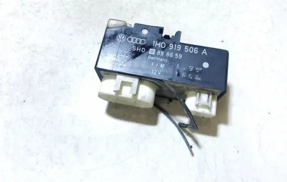 Volkswagen Golf III Coolant fan relay 1h0919506a 898659
