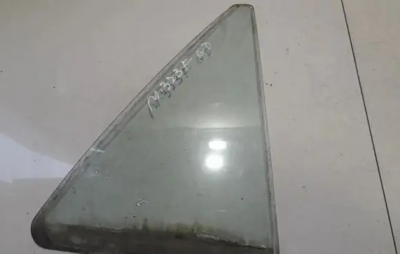 Mazda 323 F Rear side window